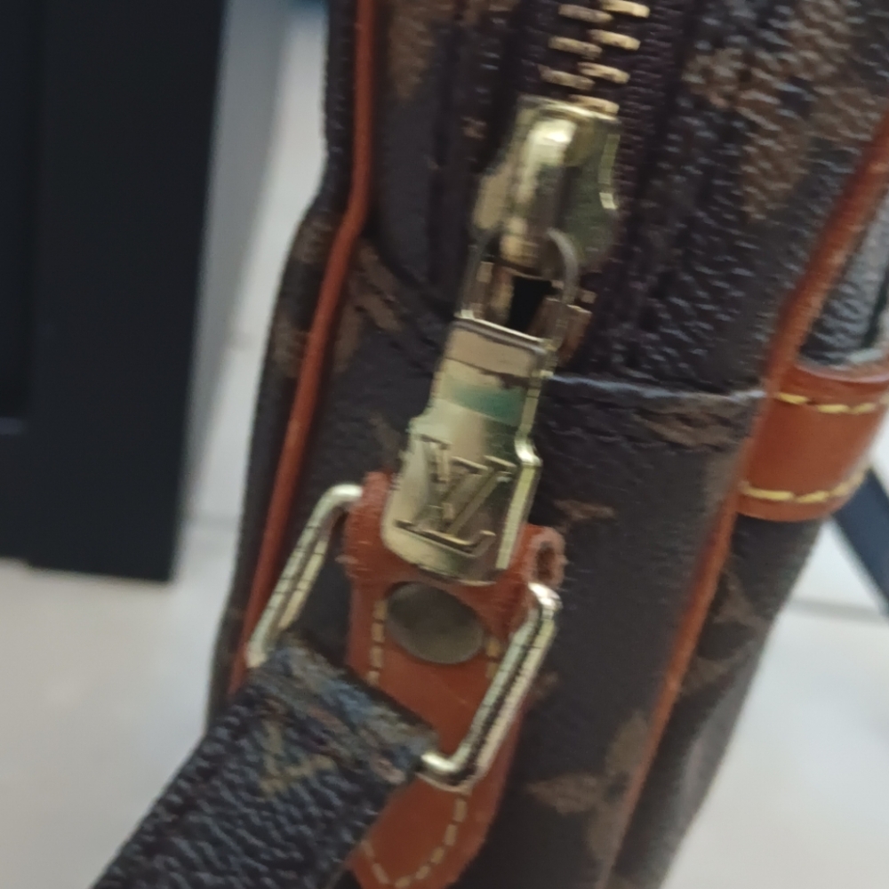 Louis Vuitton ✨️Danube PM Monogram Crossbody Bag UNISEX - Picture 15 of 17
